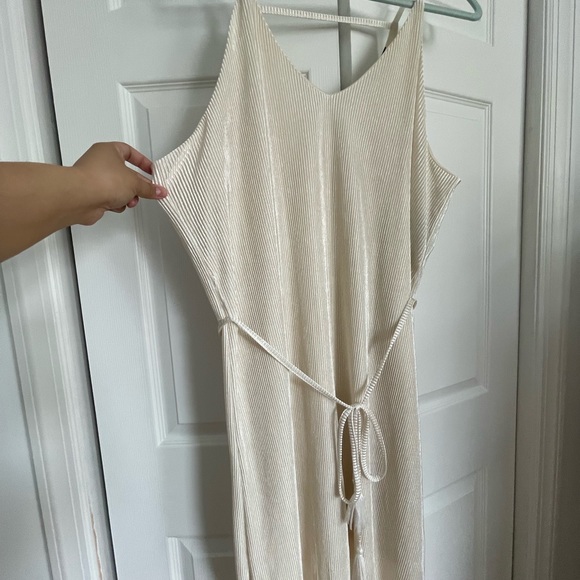 L light cream/light champagne dress - Picture 3 of 8